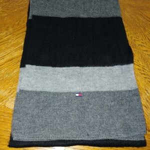 Tommy Hilfiger Mens Oversize Plaid Scarf Grey and